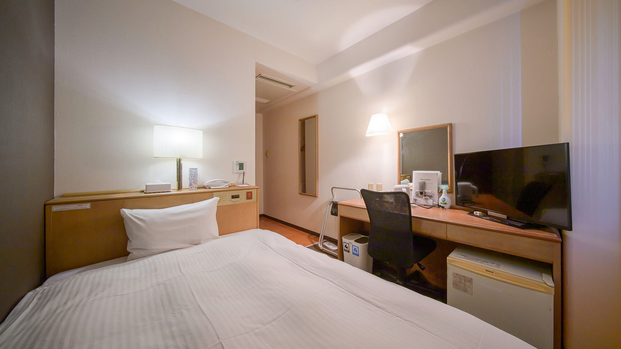 スタンダードシングルルーム