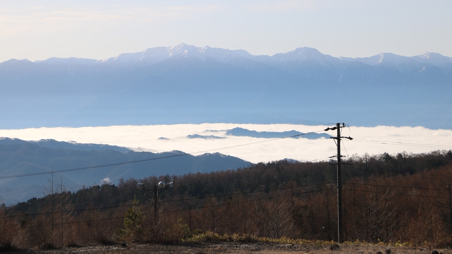 *[近隣風景／雲海と駒ケ岳]