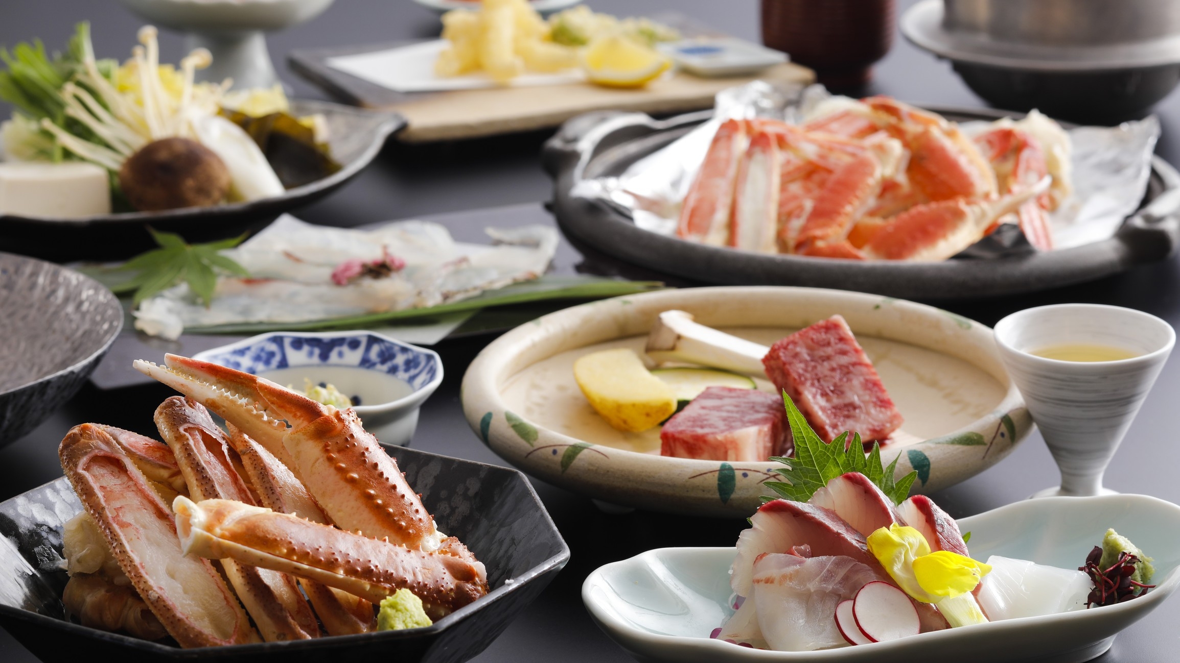 【春・カニ桜】カニ＆京都肉ステーキ＆春野菜の天ぷら＆蛤と鯛の新若芽の鍋など…丹後の春の美食を味わう！