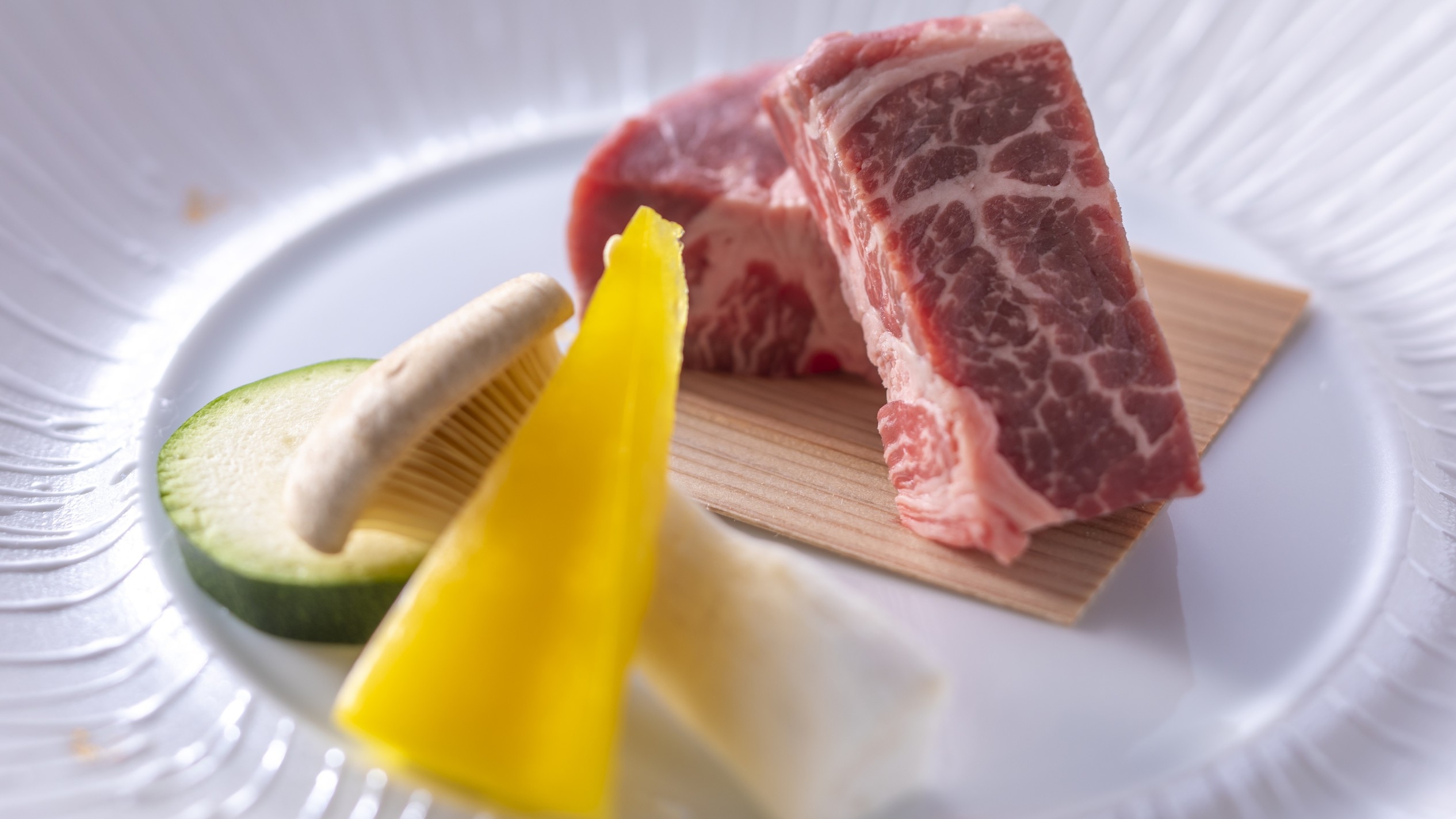 【春・別湯】昨秋OPENの新フロアで「湯」と「食」を堪能◆全室温泉展望風呂付・春の豪華美食を味わう！