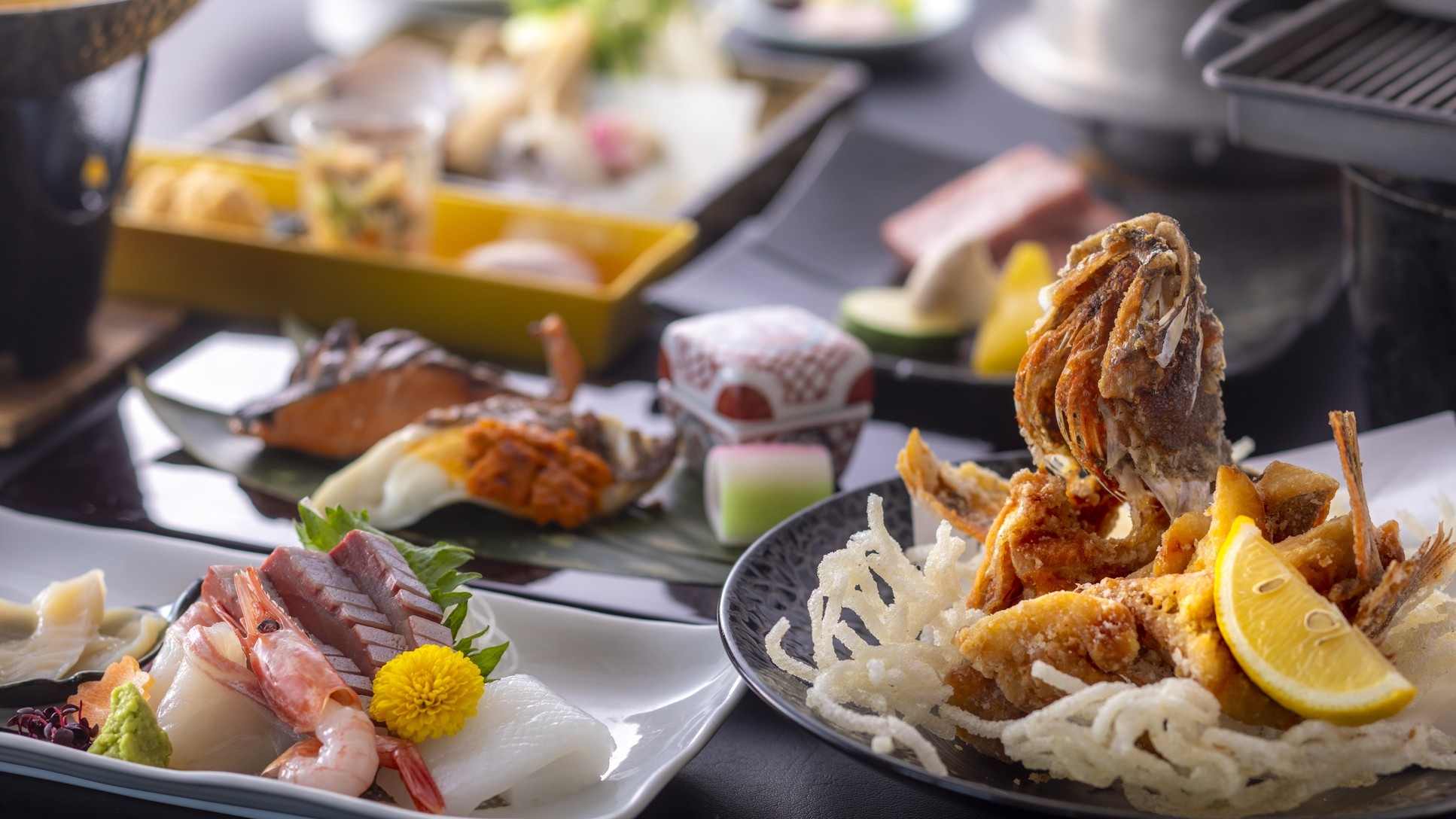 【春・別湯】昨秋OPENの新フロアで「湯」と「食」を堪能◆全室温泉展望風呂付・春の雅会席を味わう！