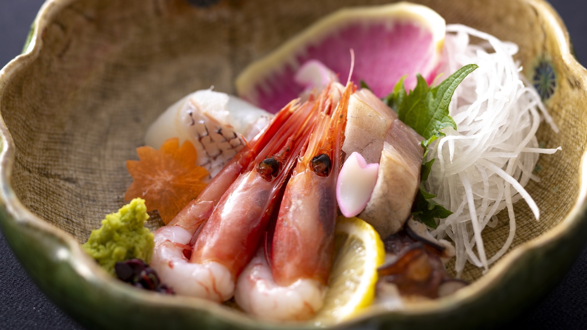 【春・華会席】「白魚と山菜の天婦羅」や「蛤と鯛と新若芽の鍋」など旬の味覚と温泉で春を満喫！