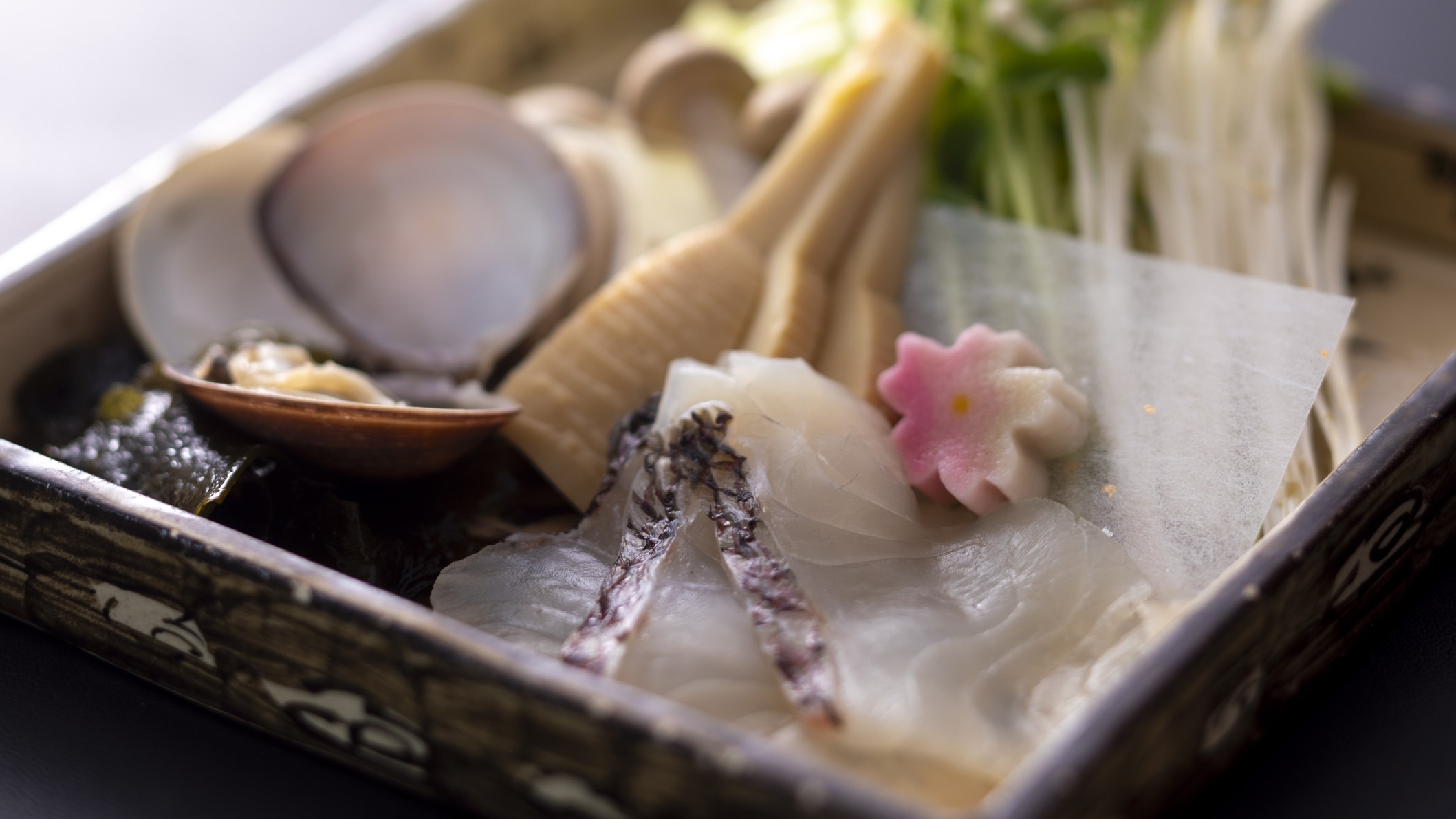 【楽天月末セール】クチコミ投稿で特別価格◆春・華会席◆蛤と鯛と新若芽の鍋や桜鱒木の芽焼きで春を満喫！