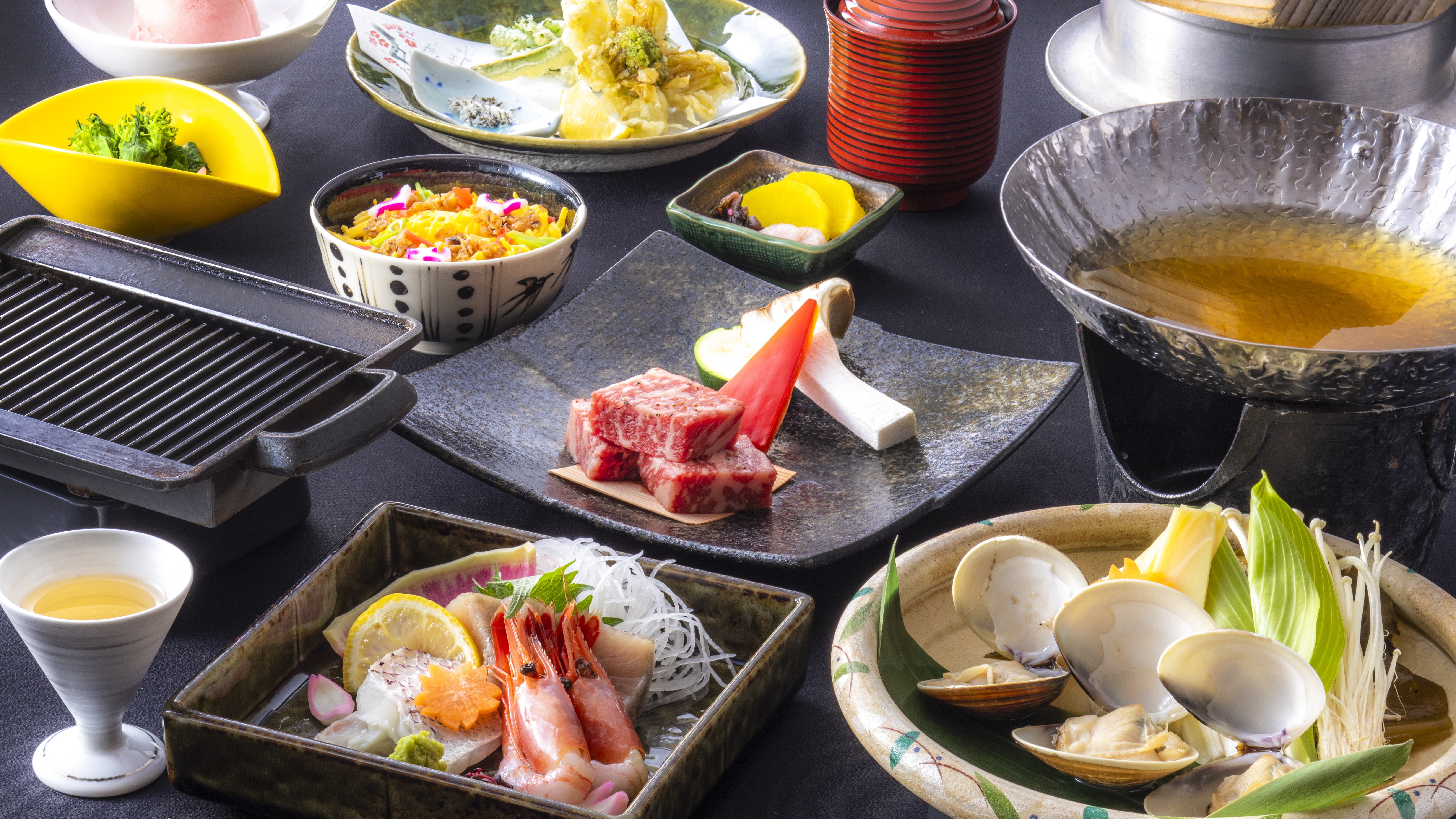 【春・彩会席】丹後の温泉旅をリーズナブルに◆蛤と新若芽の鍋＆山菜の天婦羅などを味わう！