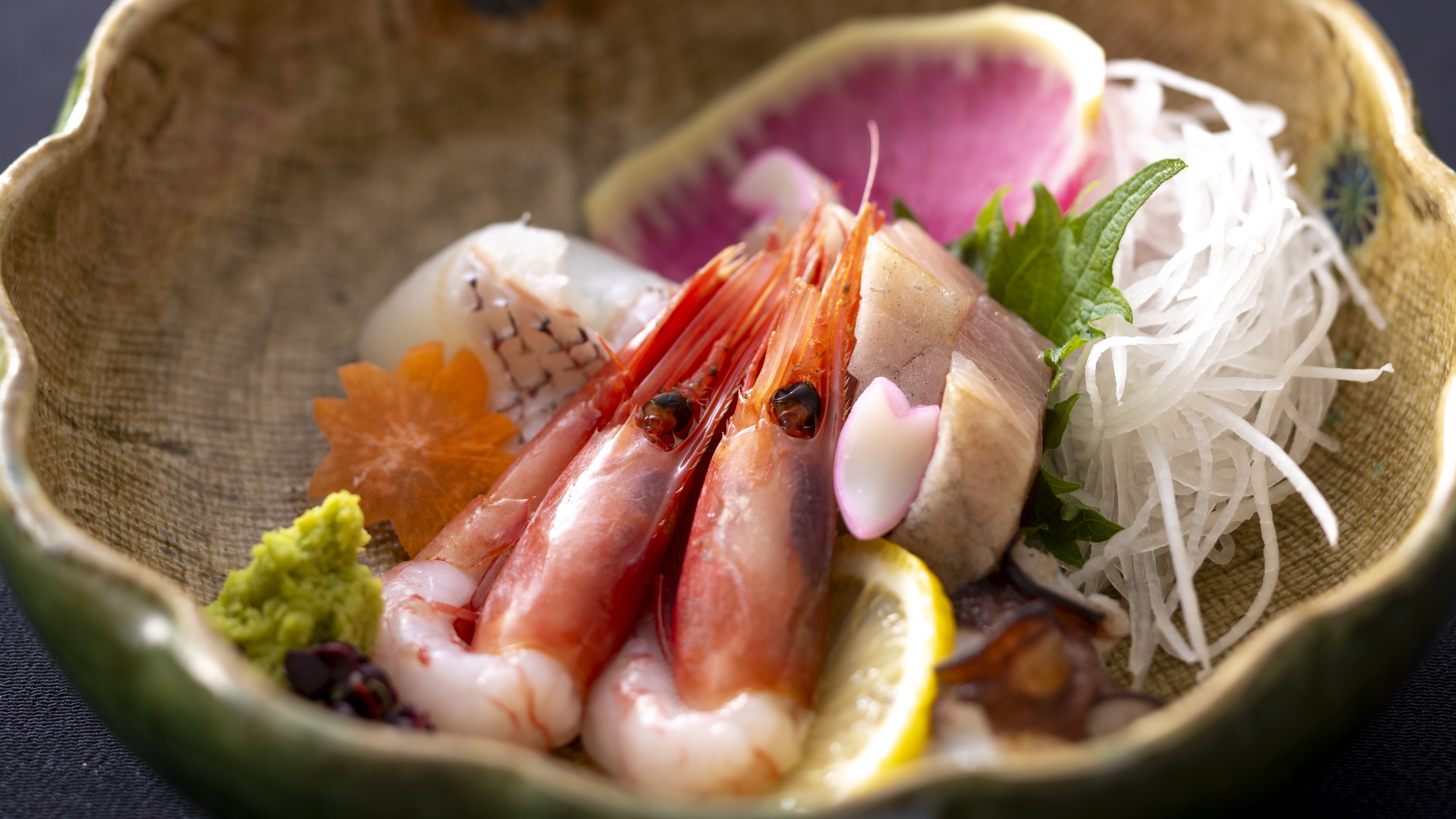 【春のお料理・お造り4種盛り】春の海の恵みを盛り込んだ、彩り豊かなお造り4種盛り。