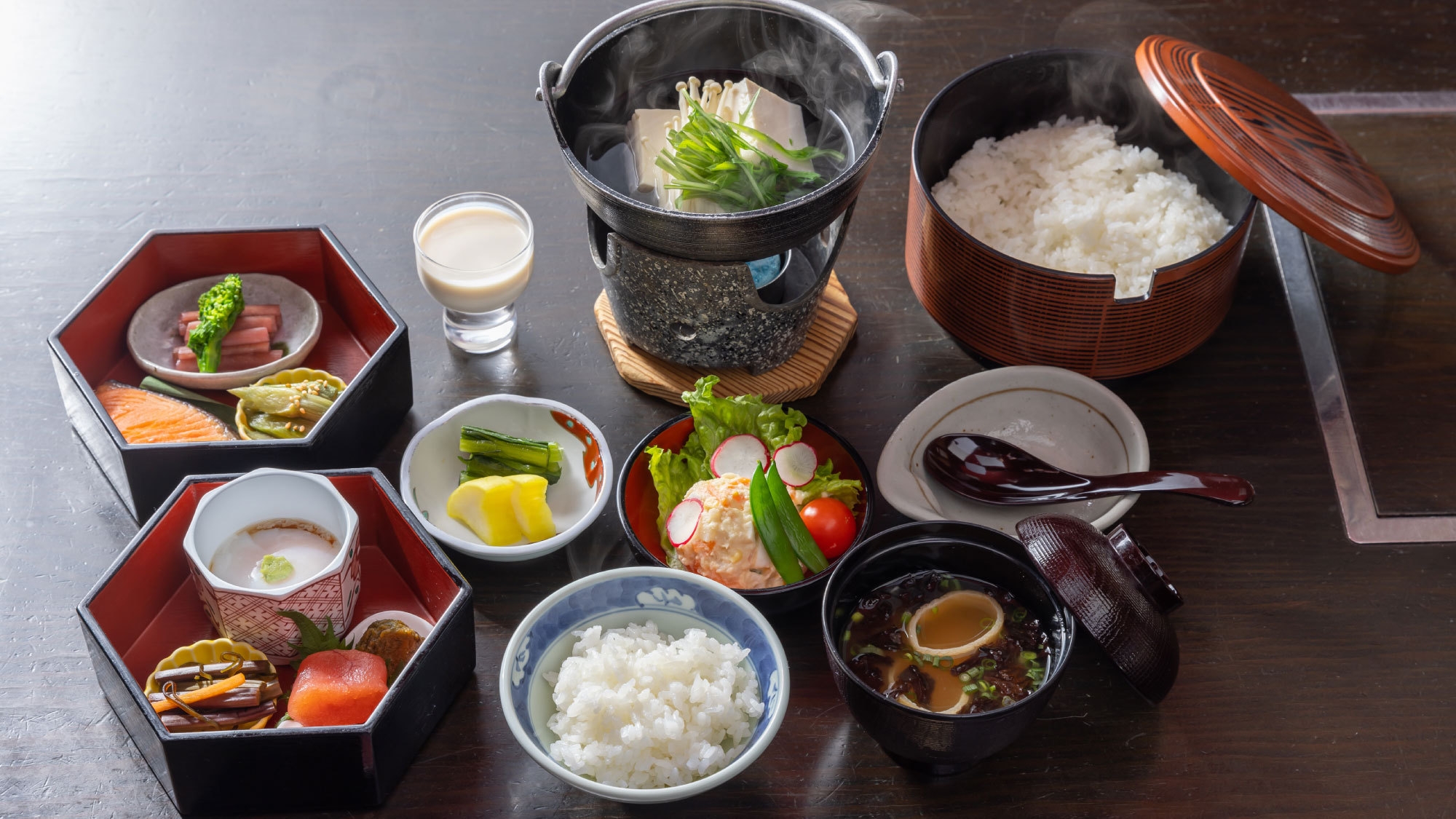 【２食付・宿泊者限定ステーキコースディナー】囲炉裏ダイニング銀兵衛での夕食と萬歳楽での和朝食を堪能！