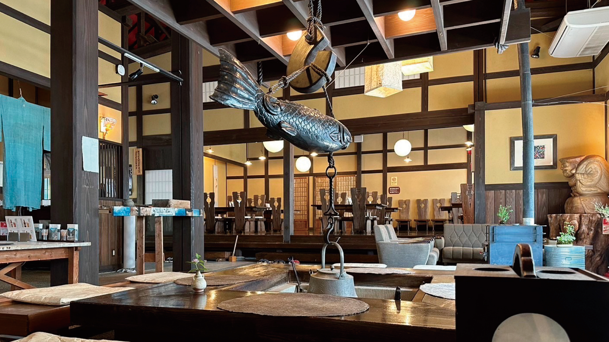 囲炉裏ダイニング銀兵衛/店内・囲炉裏