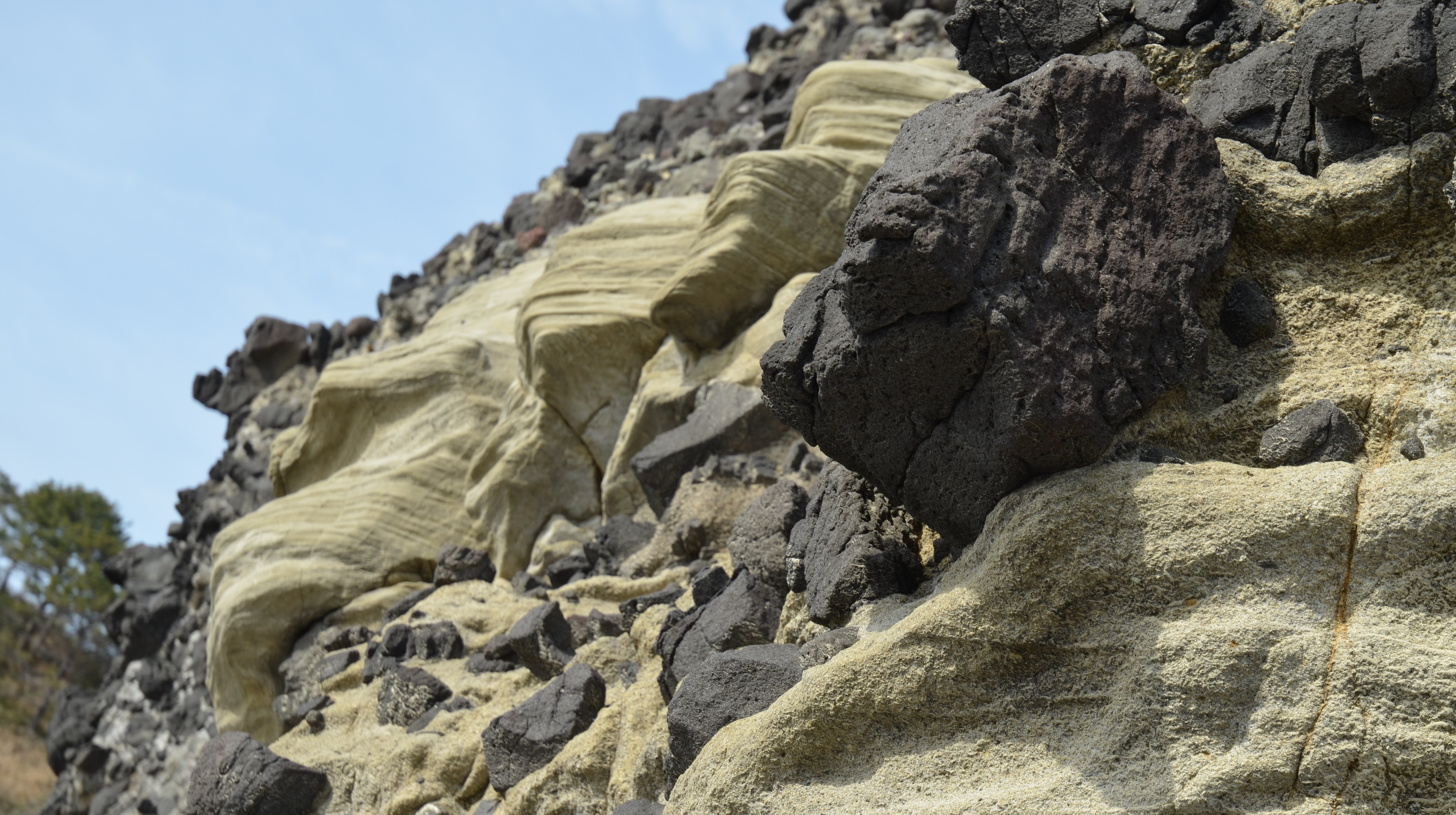 世界ジオパーク　伊豆GEO旅　火山岩