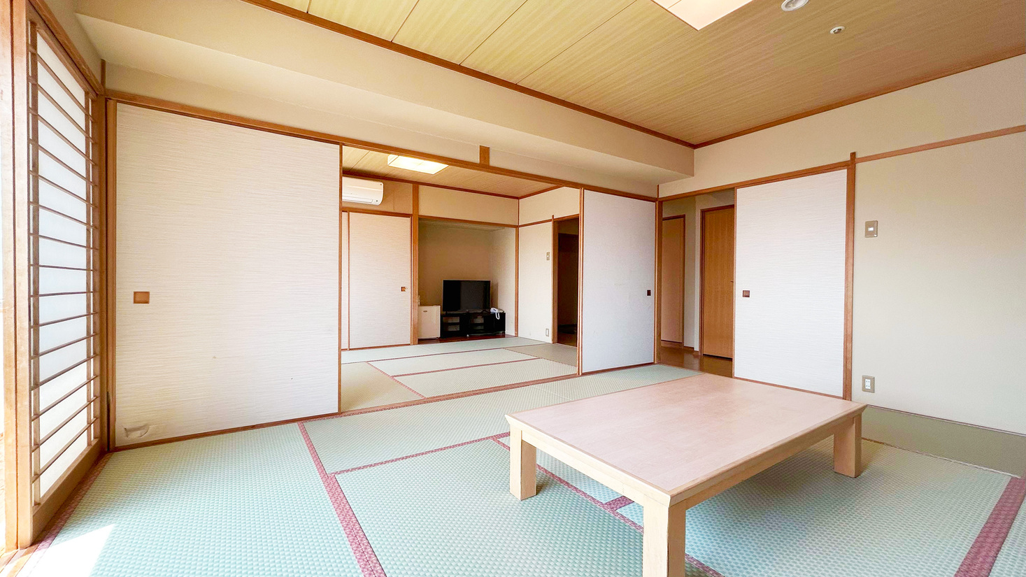 和室二間（10畳+7畳）一例