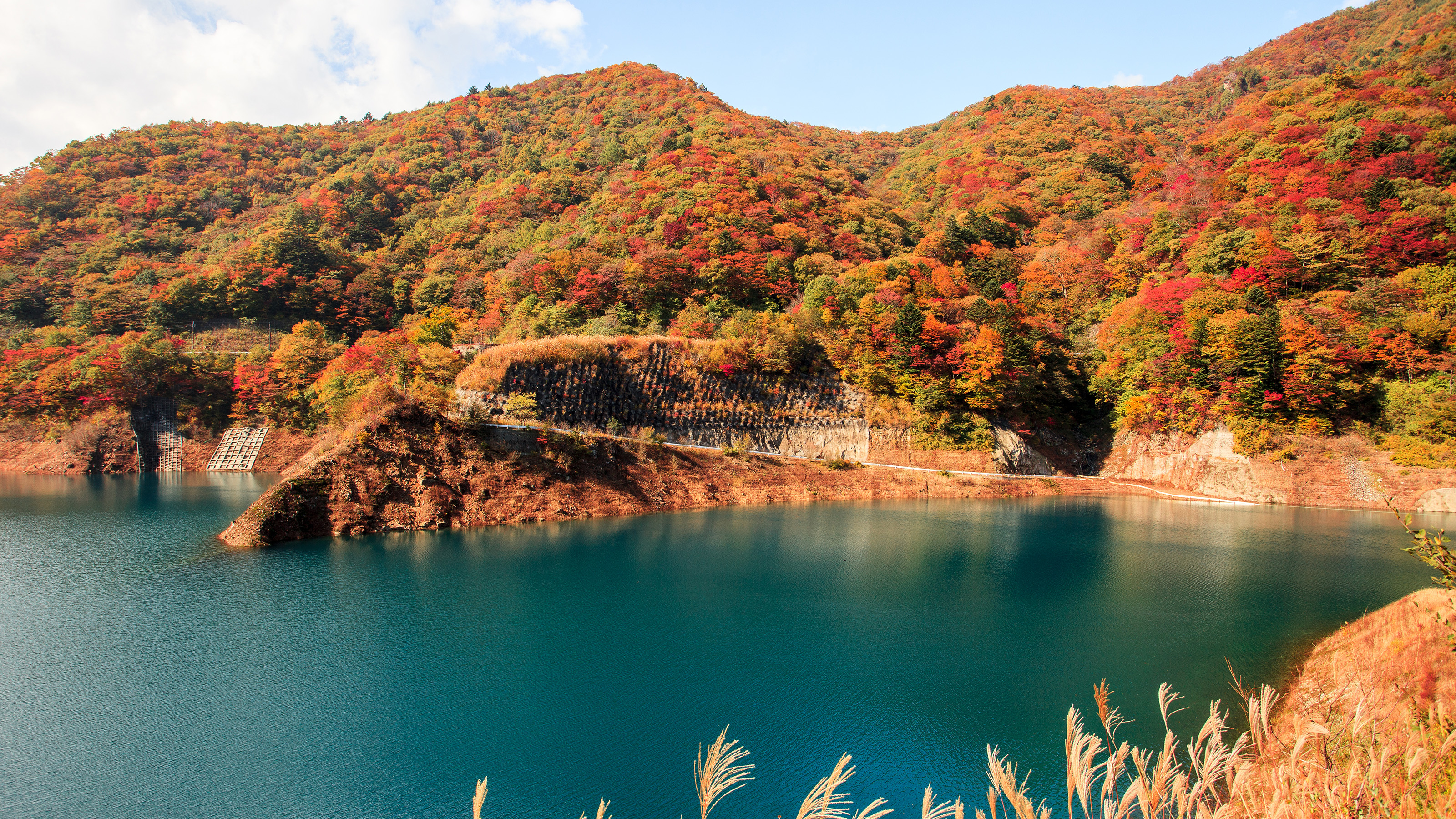 奥四万湖の紅葉