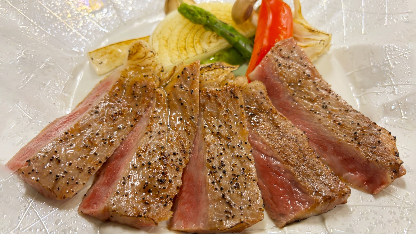【福島牛サーロイン付】柔らかく上品なブランド牛をステーキで...1泊2食飲み放題付きバイキングプラン