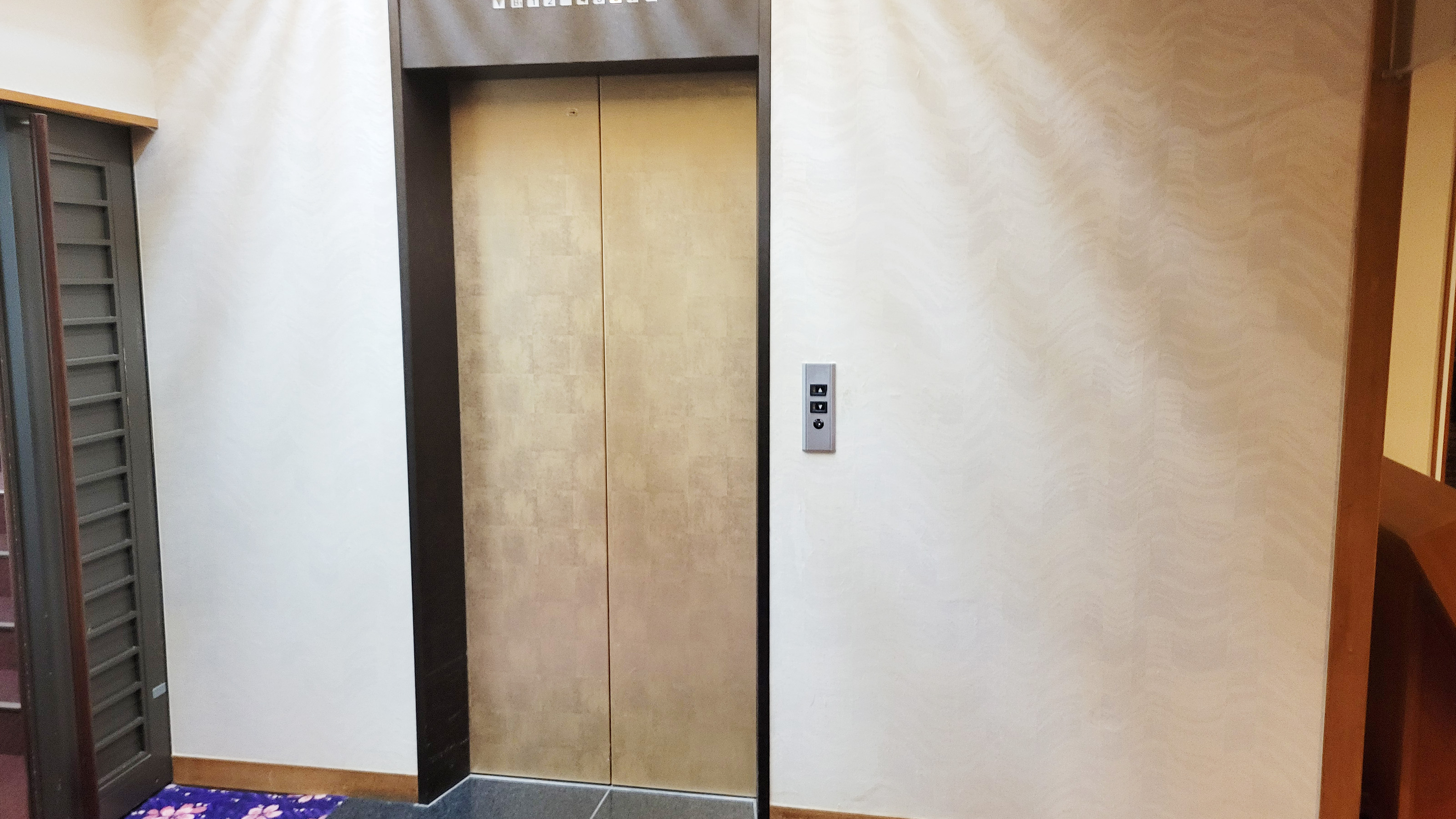 エレベーター