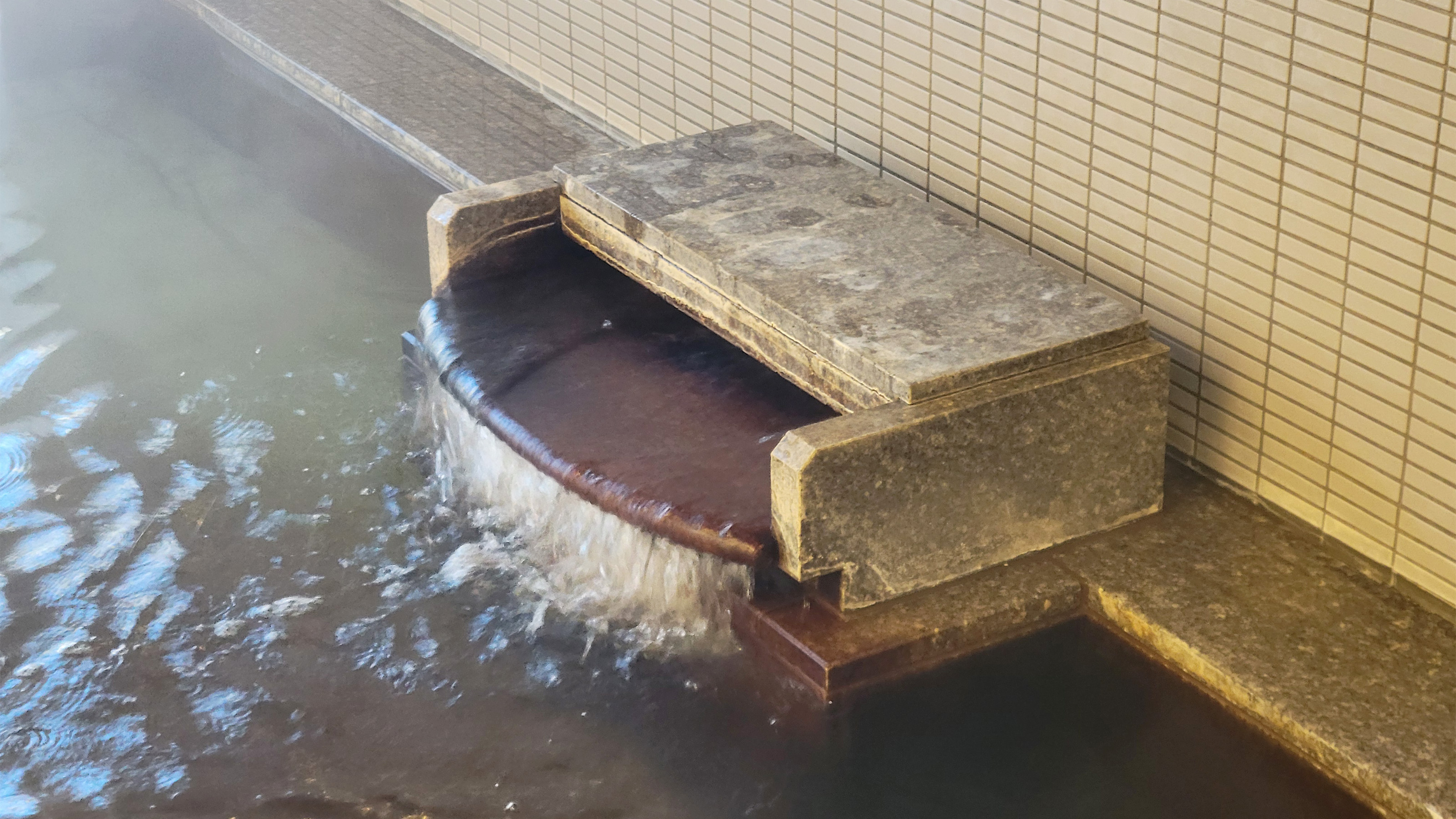 大浴場湯口