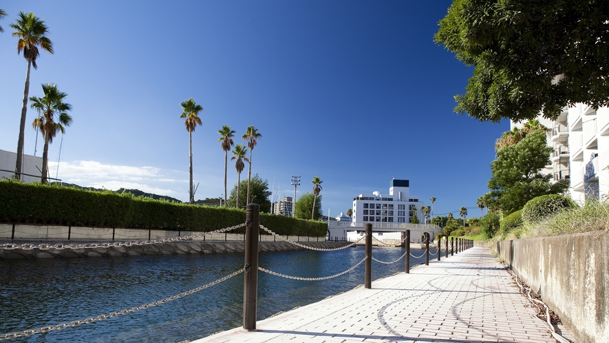 【ホテル周辺】サントピアマリーナの運河沿いに散策できる遊歩道