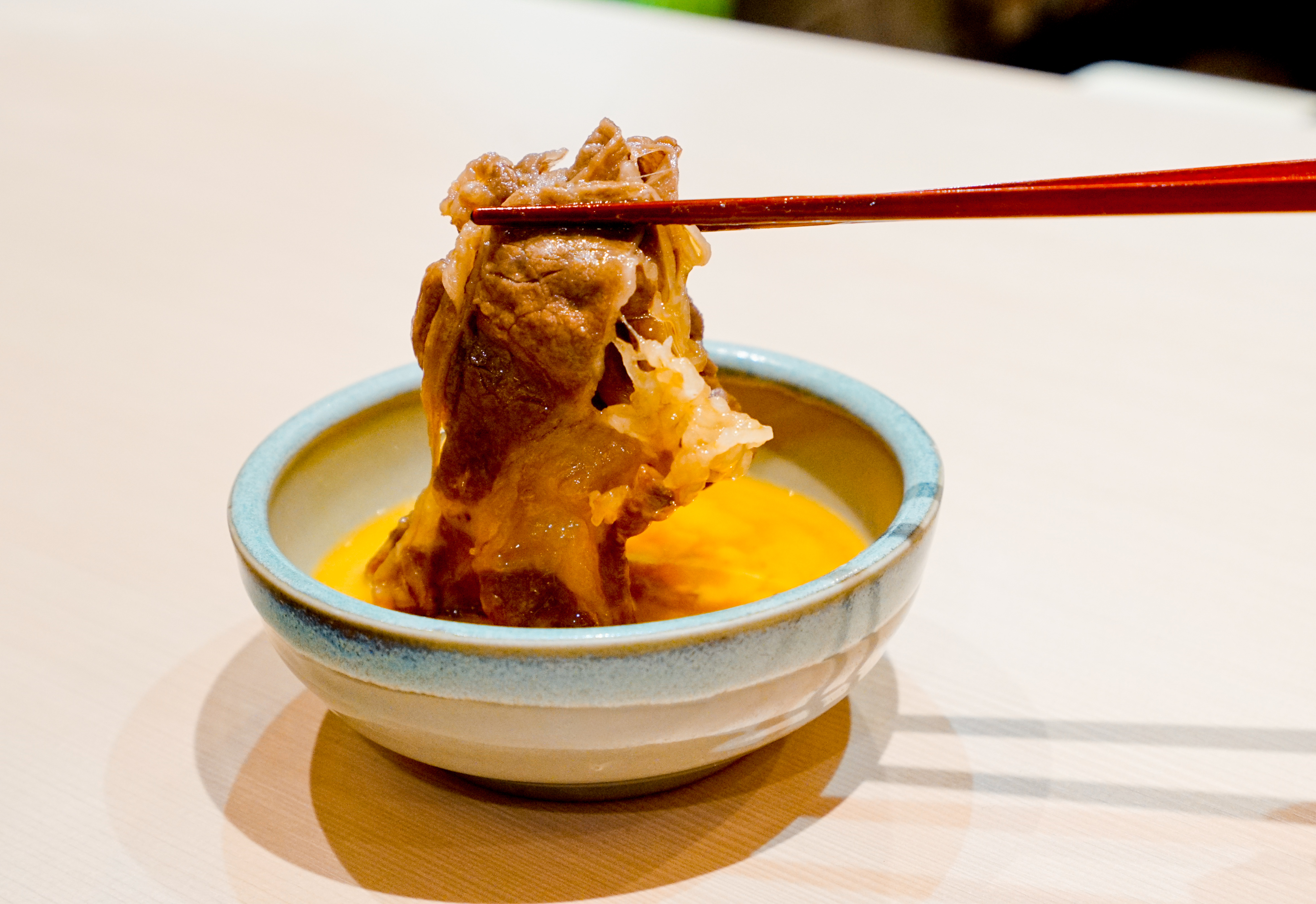 信州牛すき焼き鍋を囲む夕食 メインはとろけるような食感の「信州牛」。 