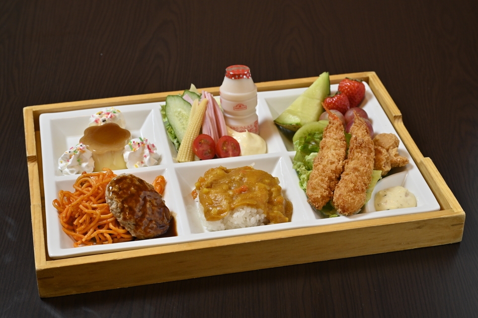 【ファミリープラン｜４大特典付き】おもちゃやアイスなどお子様に嬉しい特典で家族時間を満喫