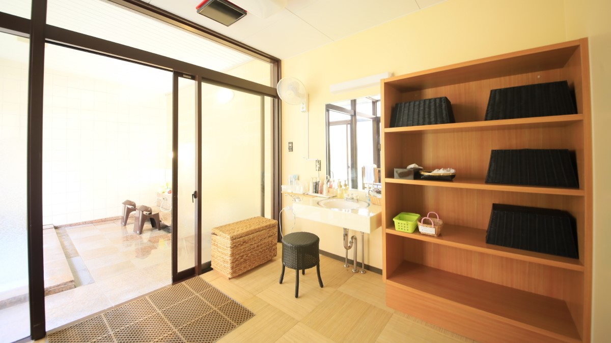 貸切家族風呂【脱衣所】