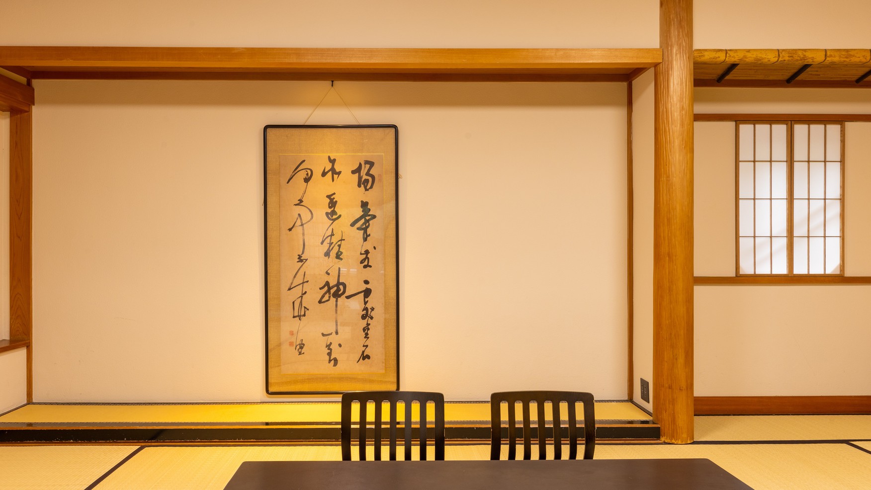 【池の棟】庭園側・角部屋客室（和室12畳＋洋間）