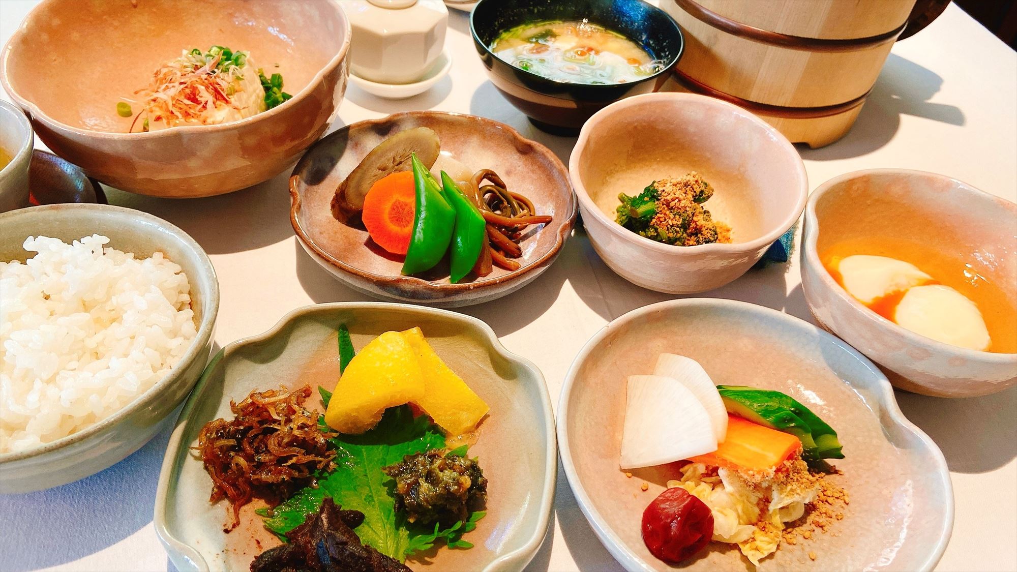 【朝食】炊き立てのご飯と女将手作りのおかずが自慢