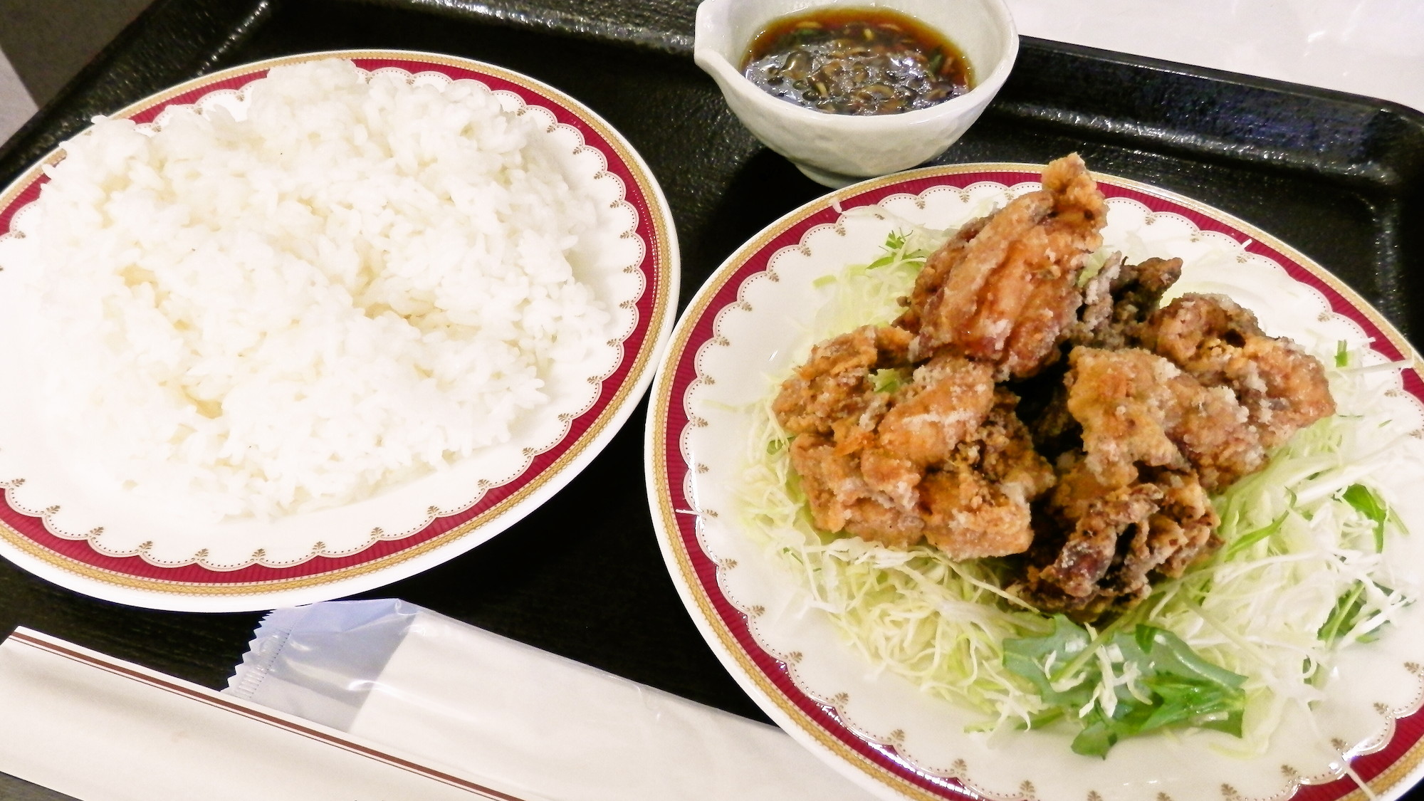 【夕食メニュー一例】ジューシーな鶏の唐揚げ（ネギソースがけ）