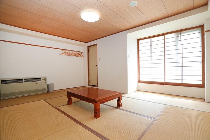 駐車場無し・年末年始3連泊・夕食朝食付・エコノミー