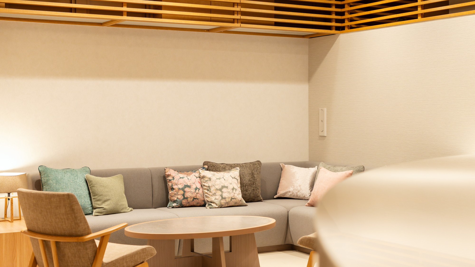 クッションにもサツキの模様