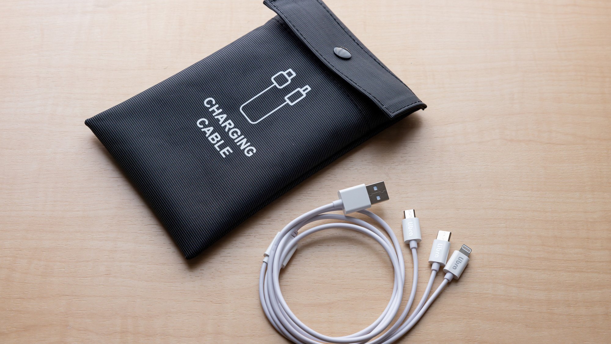 全室充電ケーブル完備