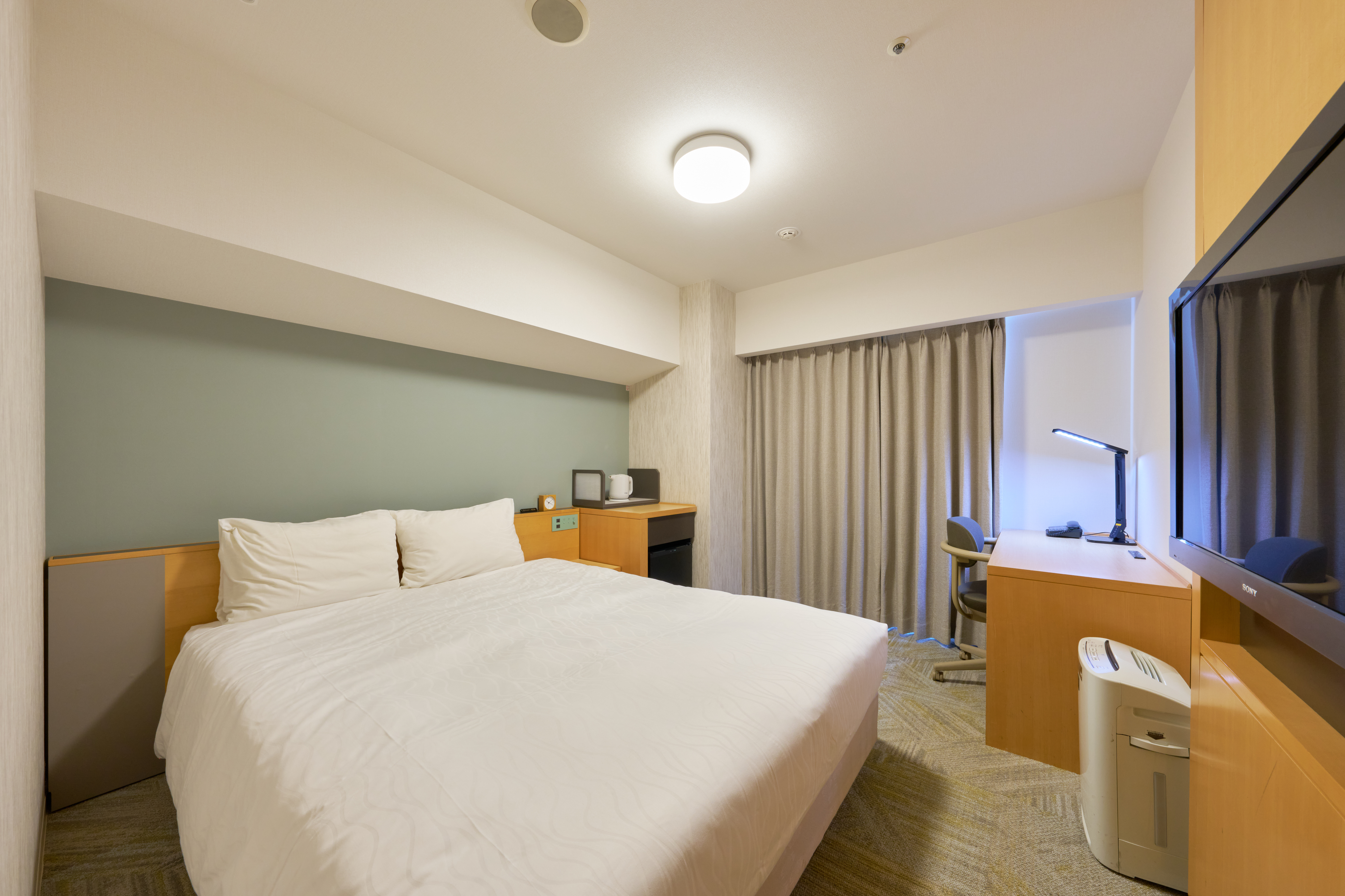 プレシャスシングル・ダブルルーム■160cm幅ベッド1台■20㎡