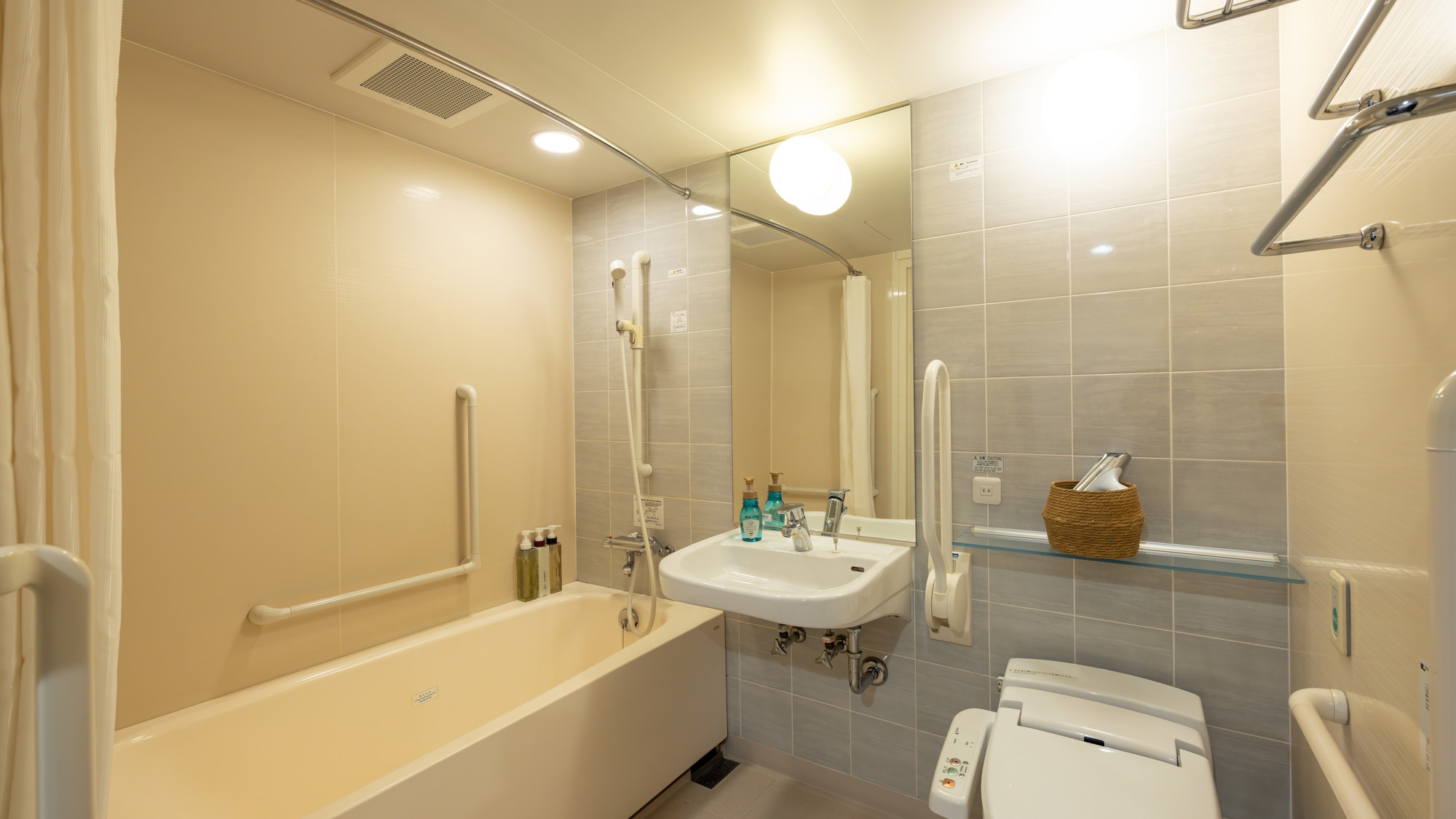 ユニバーサルツインルーム