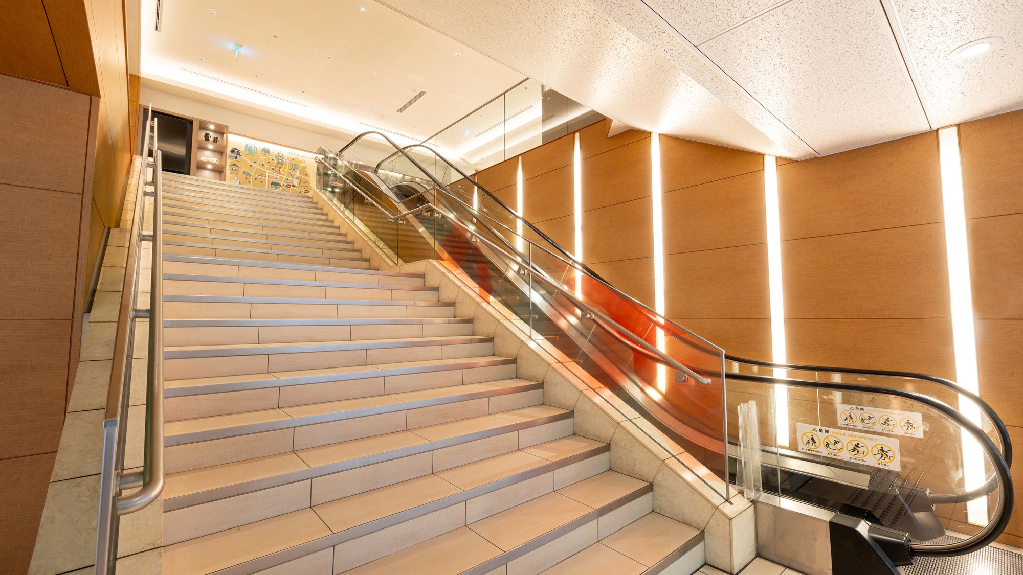 1Fエントランス