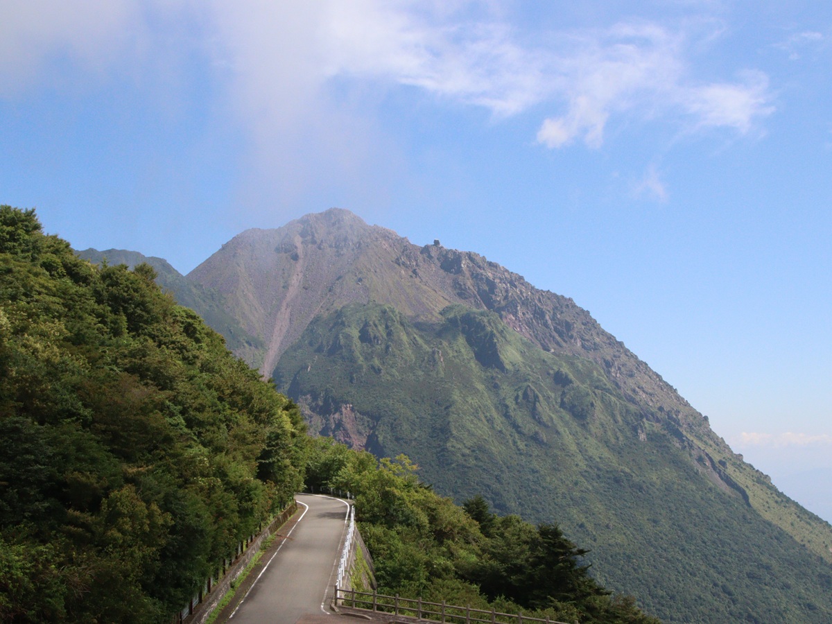 普賢岳と雲仙新緑