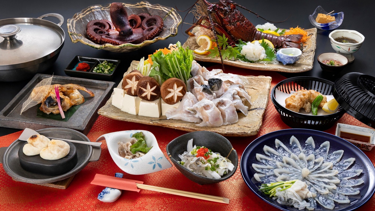 【ふぐデラックス】。☆三大味覚☆。『ふぐ＆伊勢海老＆タコ堪能コース １３品』自慢の贅沢海鮮を味わう
