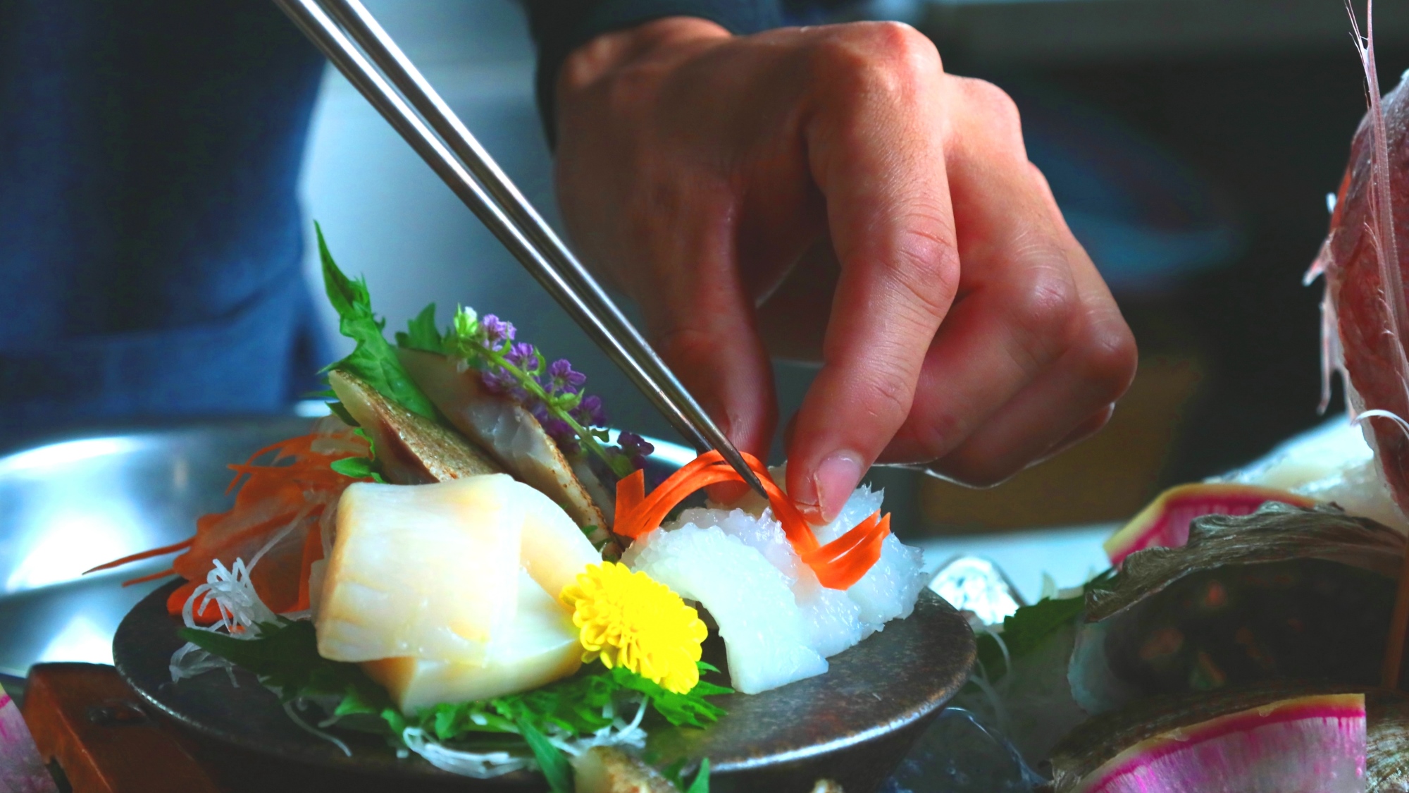 日間賀島ならではの海の味覚を一番美味しい食べ方で。
