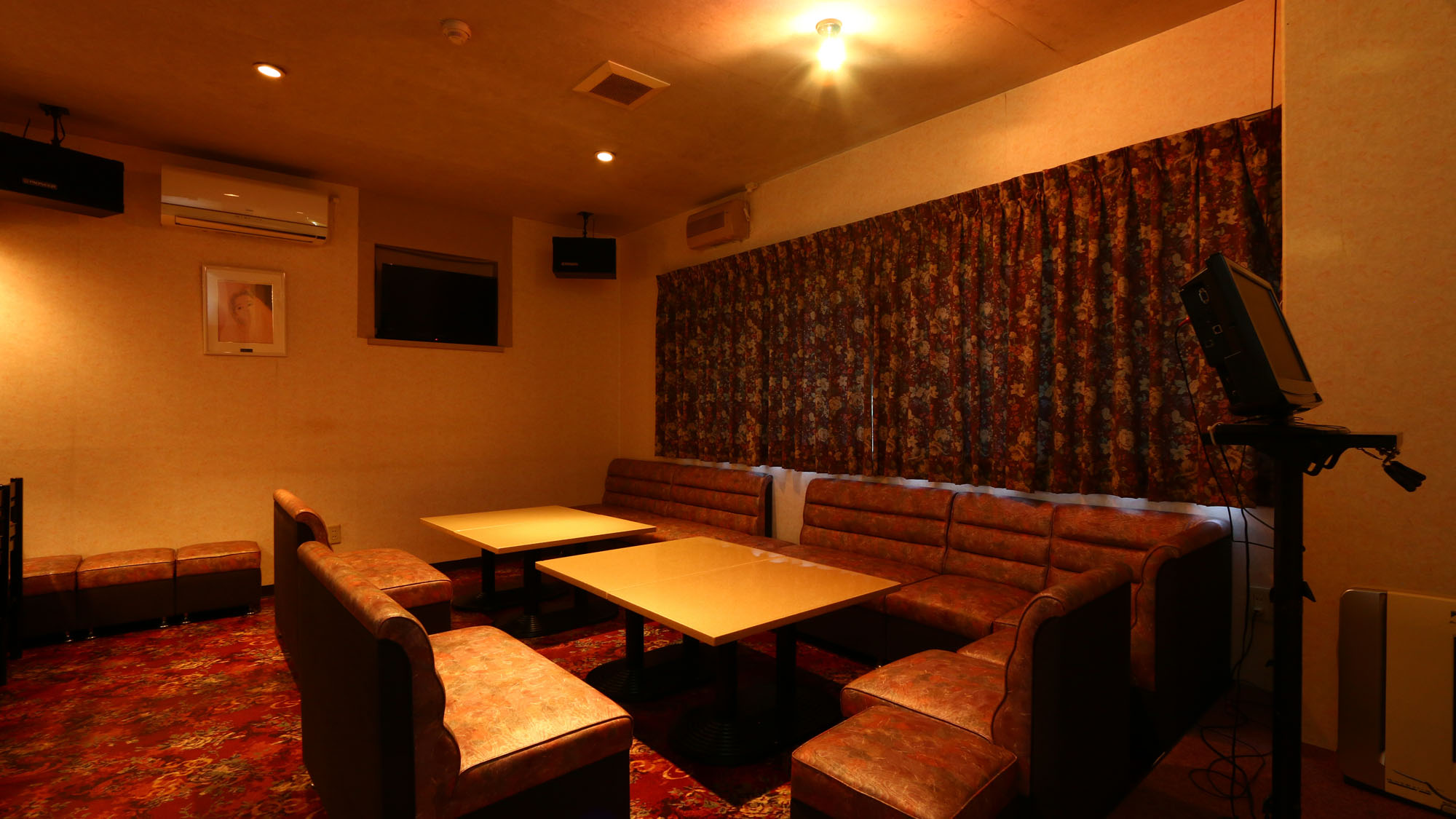 【施設】別館ー松宝庵ーにあるカラオケルーム*