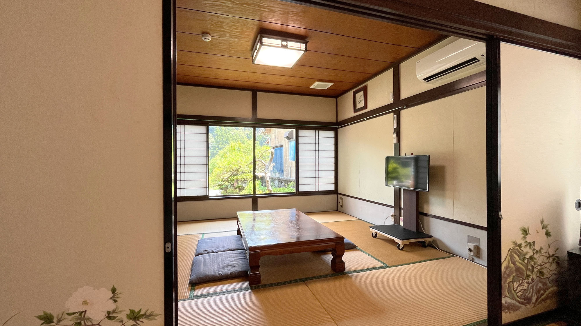 【客室】本館ー古民家民宿ーの客室の一例*