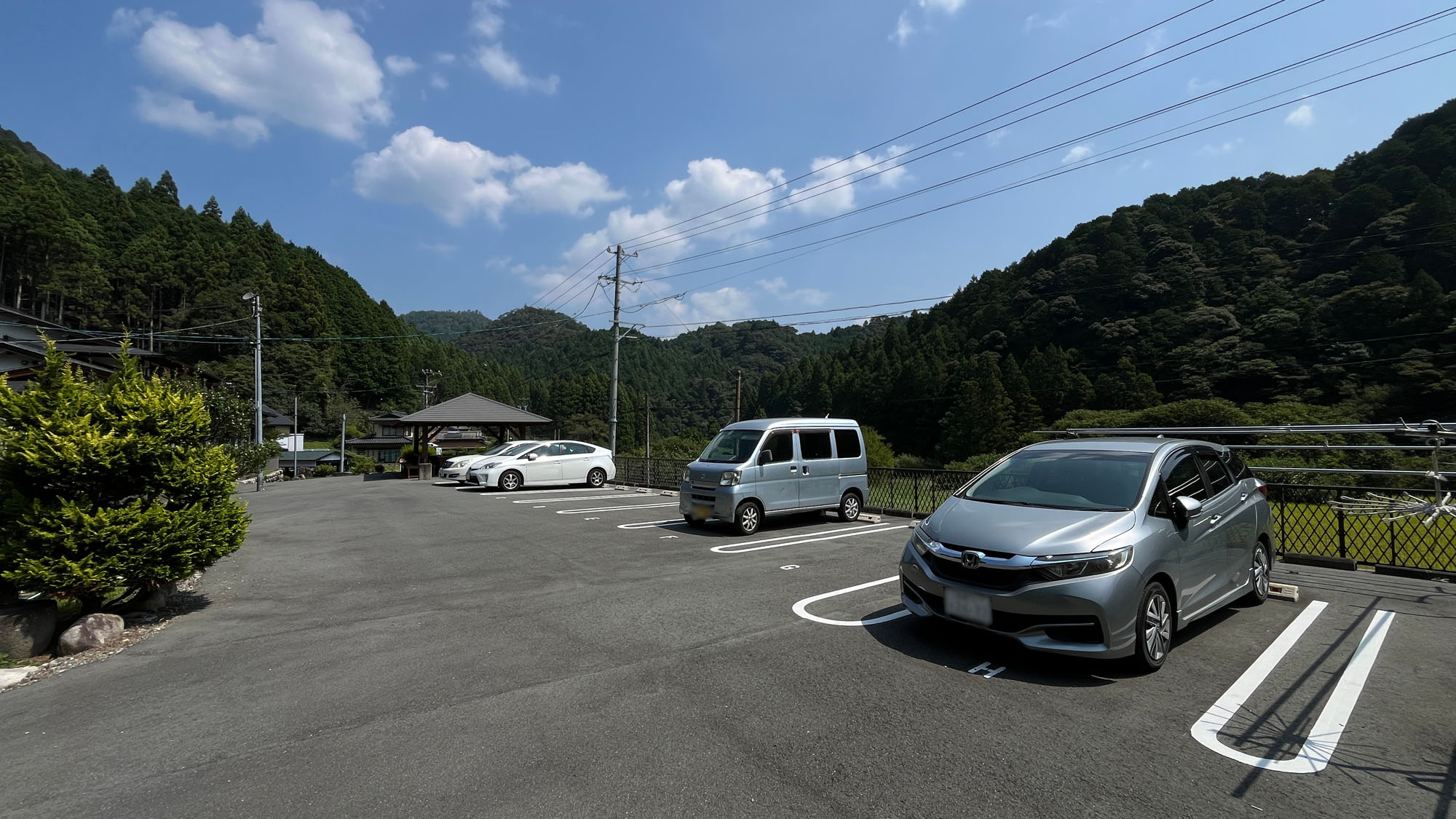 【駐車場】当館敷地内にある無料駐車場*