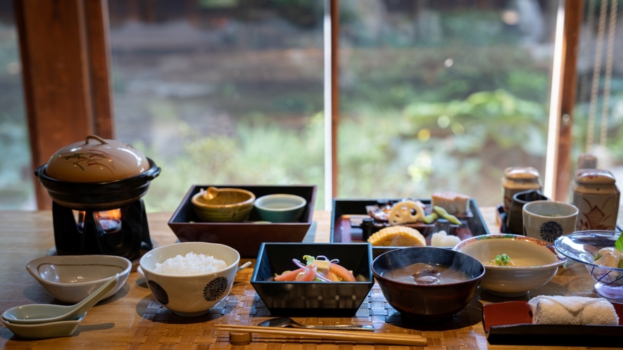 ご朝食の一例