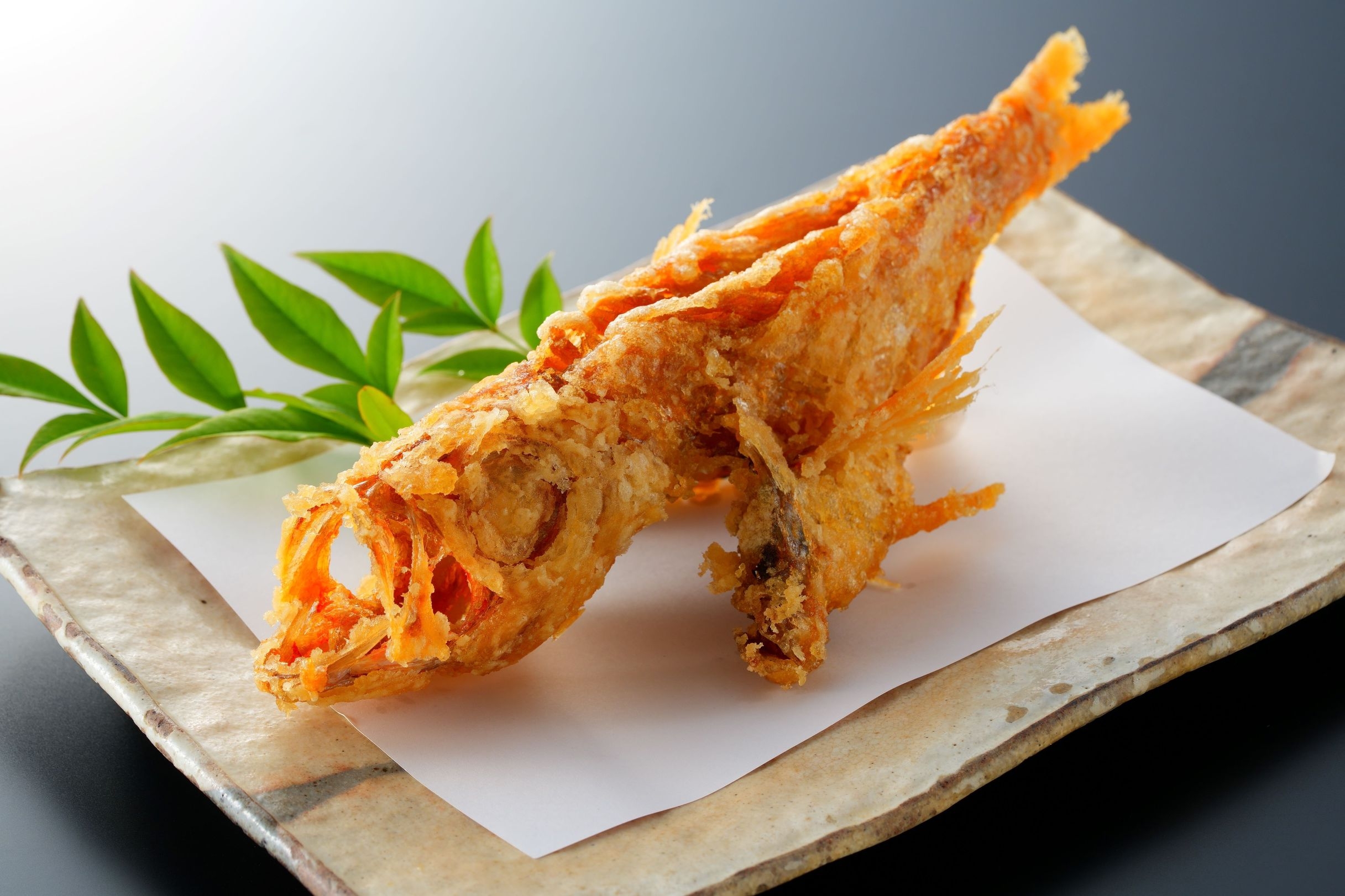 お夕食はお部屋食！傑作 呼子活イカと大人気“金目鯛の唐揚げ”が付いてる『よぶこプラン』
