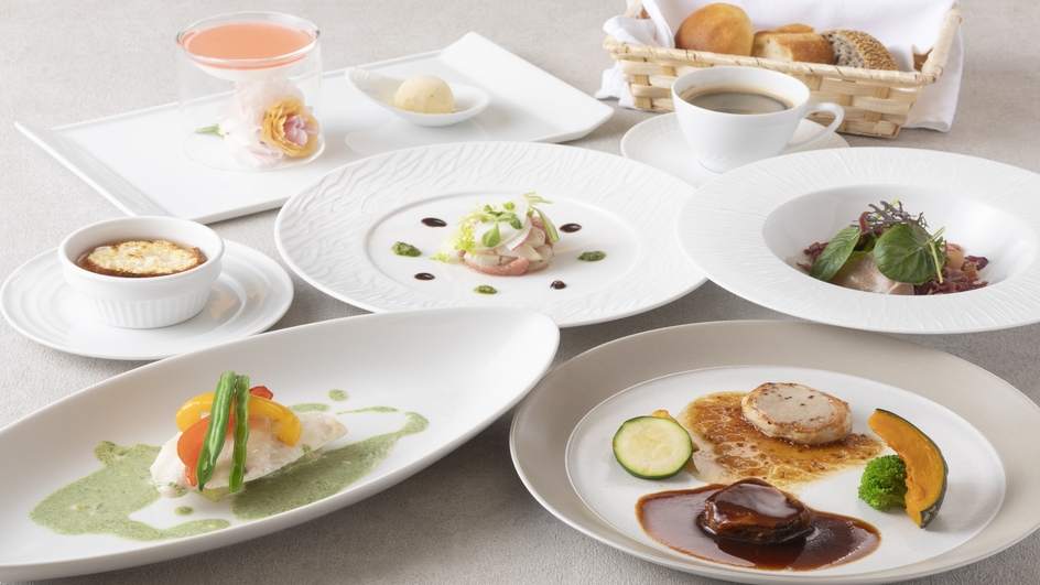 【うみんぴあをリーズナブルに楽しむ】オーシャンビューと創作料理を愉しむ〜ヴェルデ〜