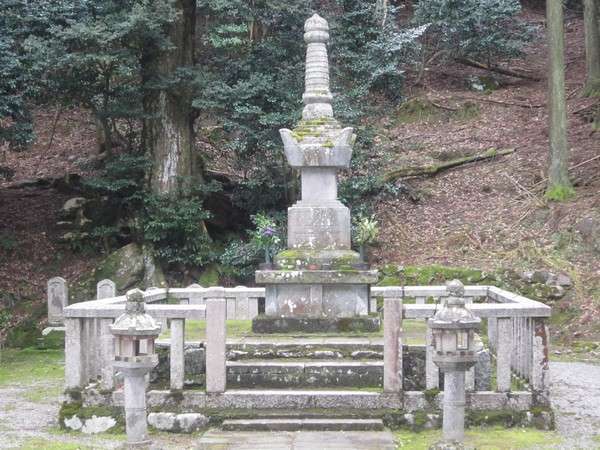 常高院（お初）のお墓