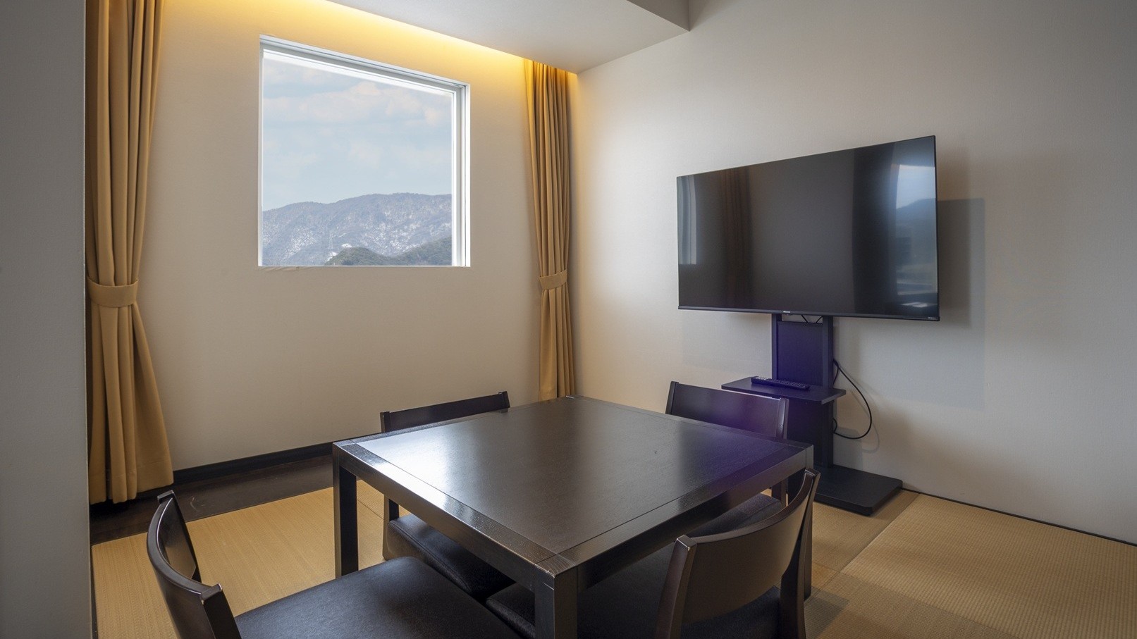 【オーシャンリゾートホテル&スパ うみんぴあ】波音の和洋室