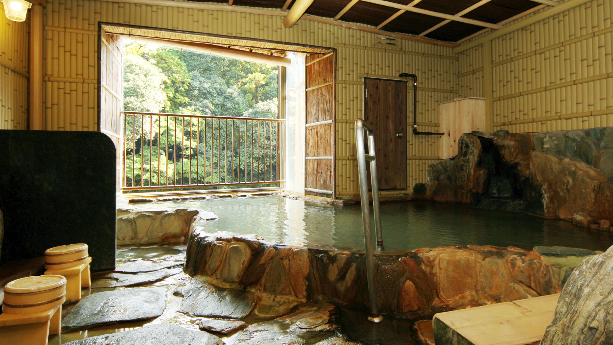 温泉◆日本百名湯の一つ、湯谷温泉