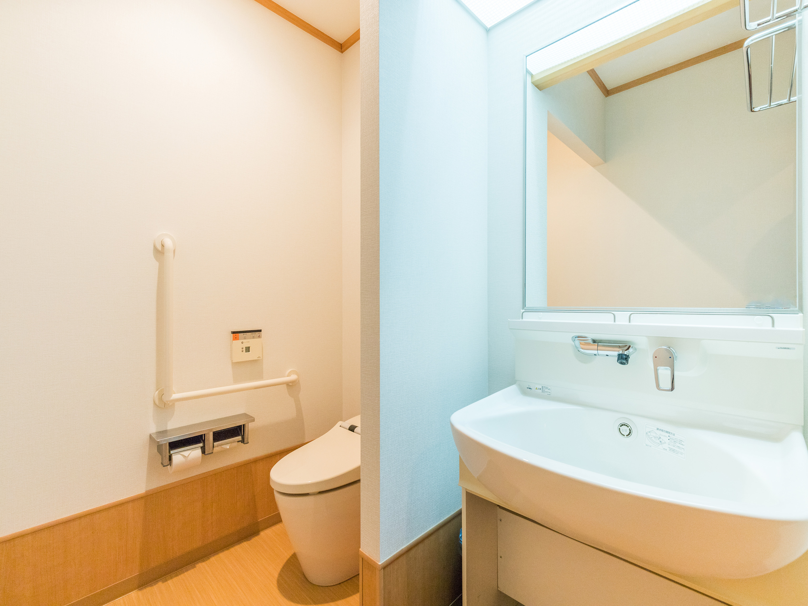 和室１～５人部屋（バス無し）洗面所　※洗面所・トイレ無しのお部屋もございます。