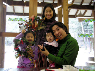 家族でクリスマスリース作り