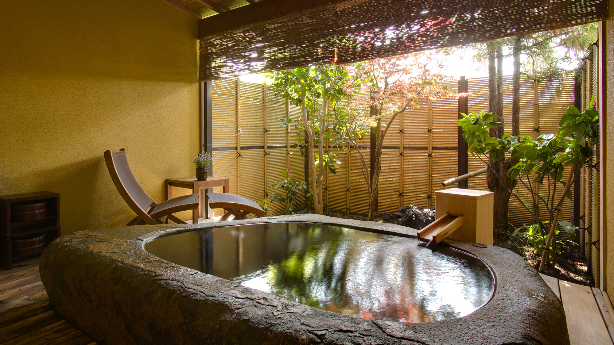 巨石露天付客室　松籟