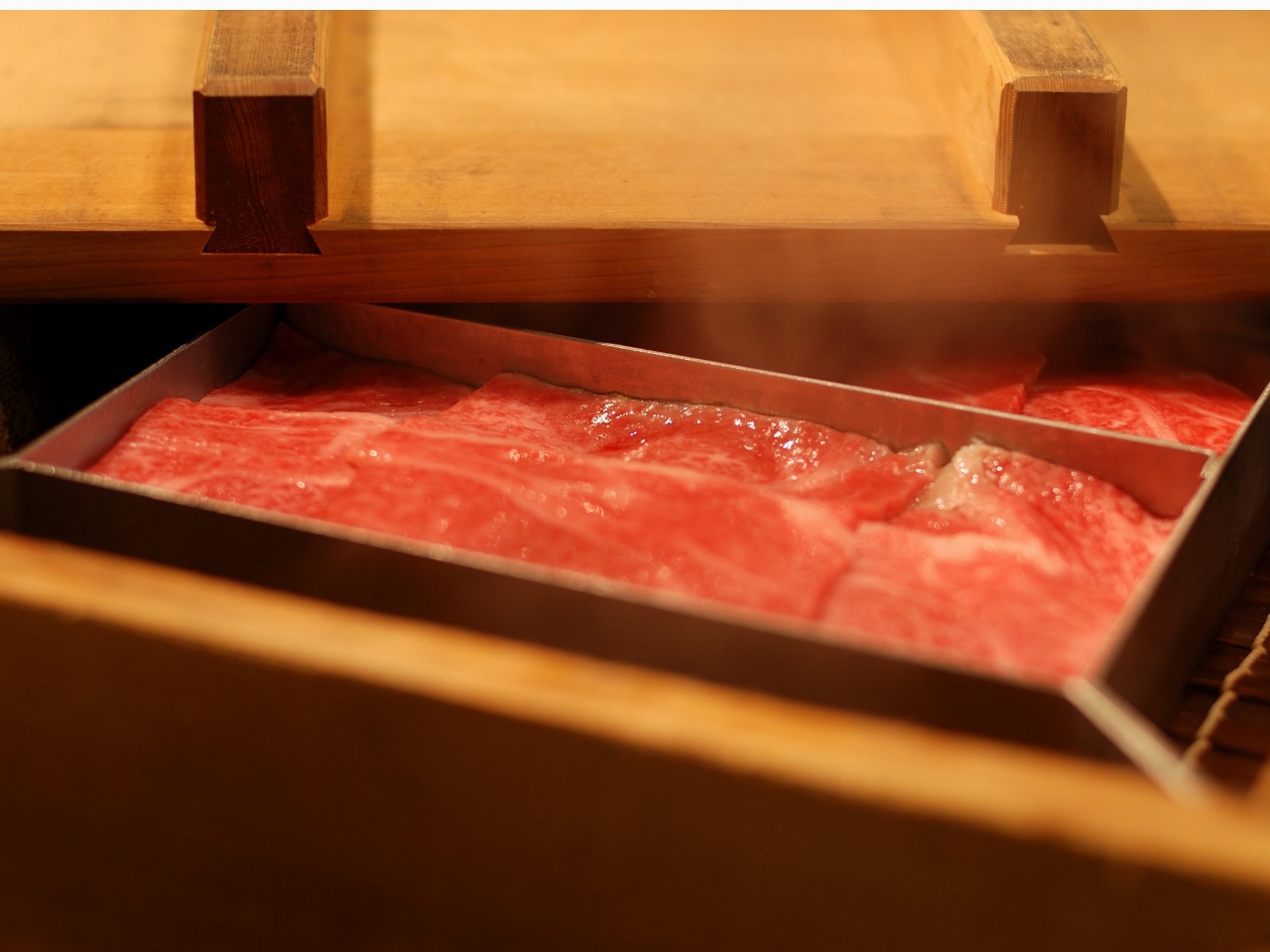 穂高コース・A4飛騨牛ロース肉のせいろ蒸し