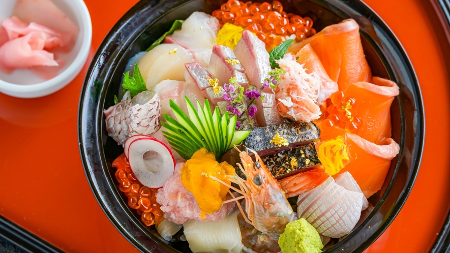 地元の鮮魚をふんだんに使った海鮮丼