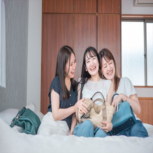 【春休み限定】春旅・卒旅にオススメ♪３名以上で最大7，500円割引！４名以上お泊りで１名無料！素泊り