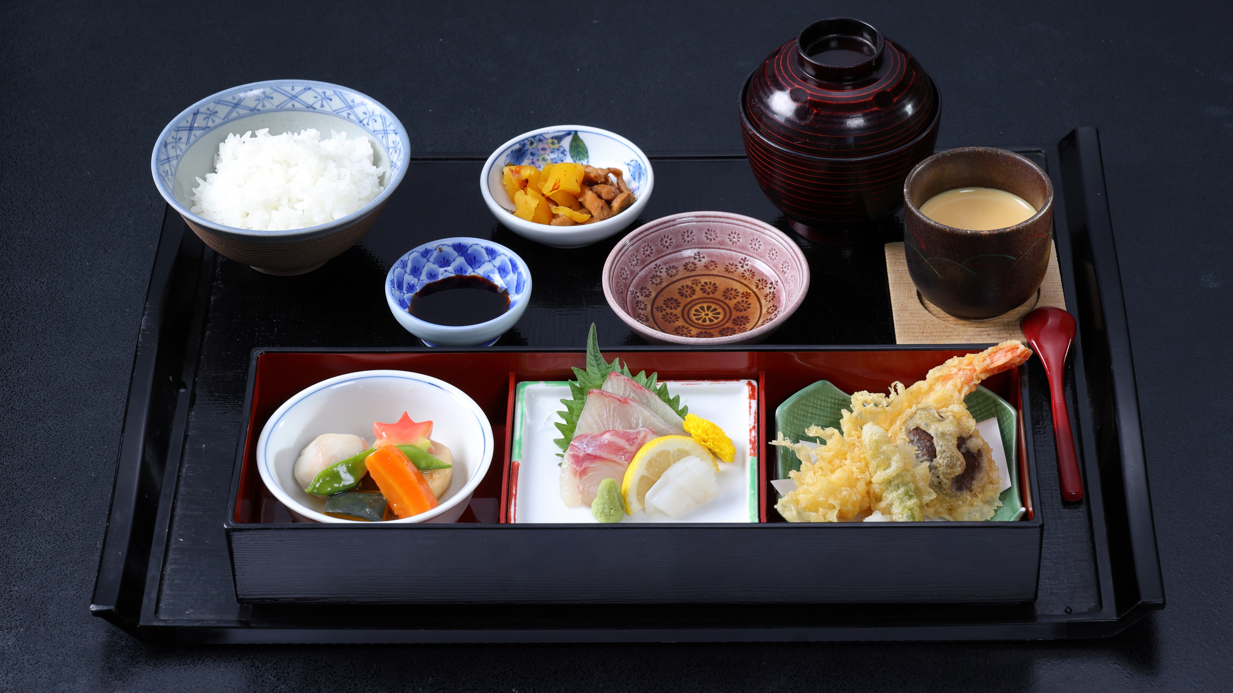 彩りご膳（天ぷら刺身ご膳）