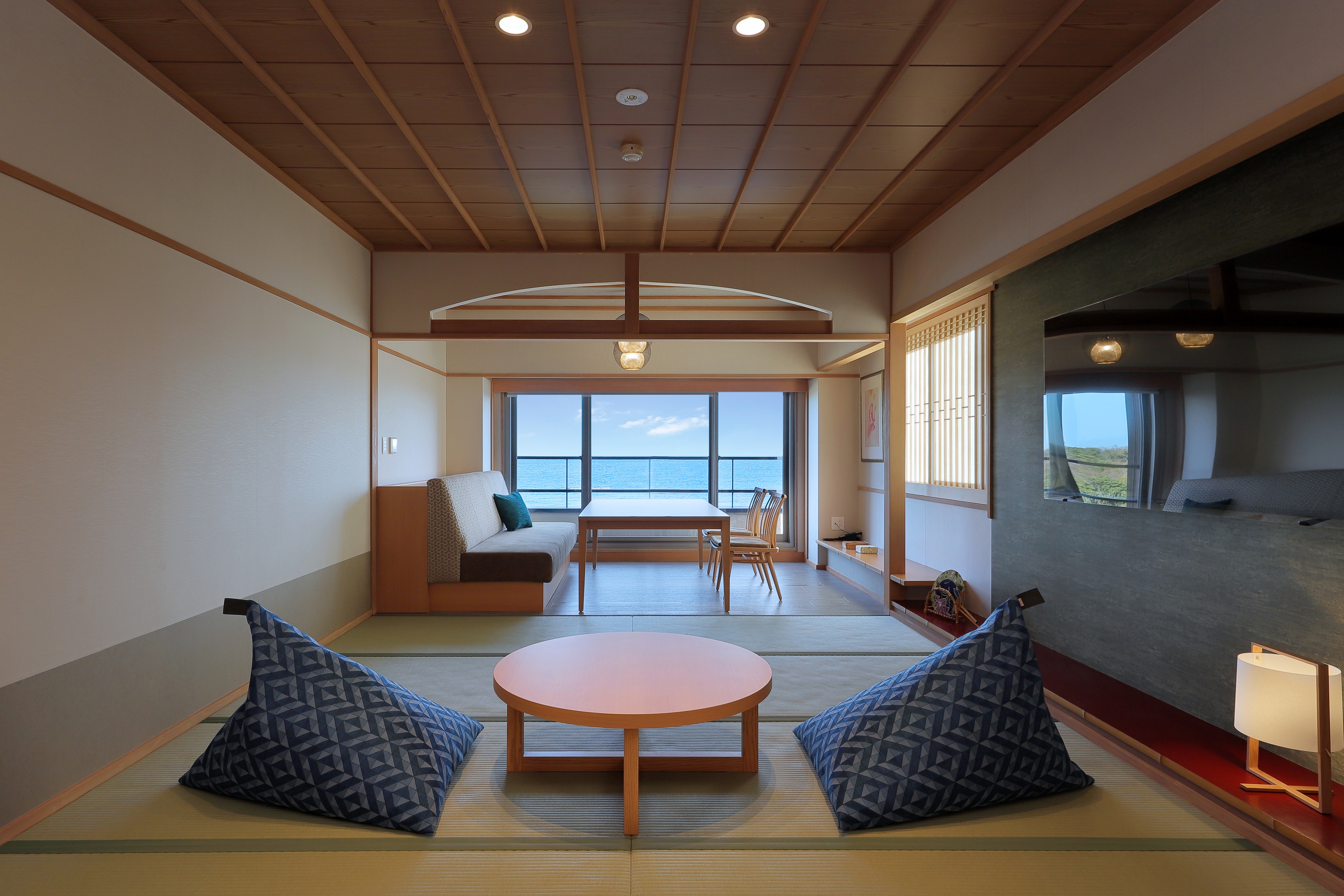 ２F　露天風呂付客室（海側１２畳）まごち